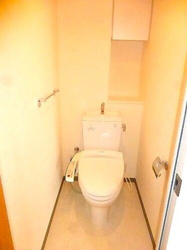 トイレ　温水洗浄便座※前回募集時の写真２０２３年６月撮影