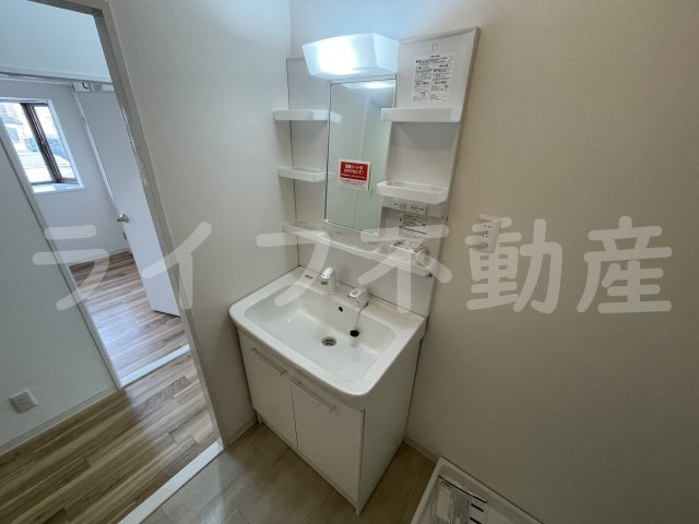 洗面設備　独立洗面台です