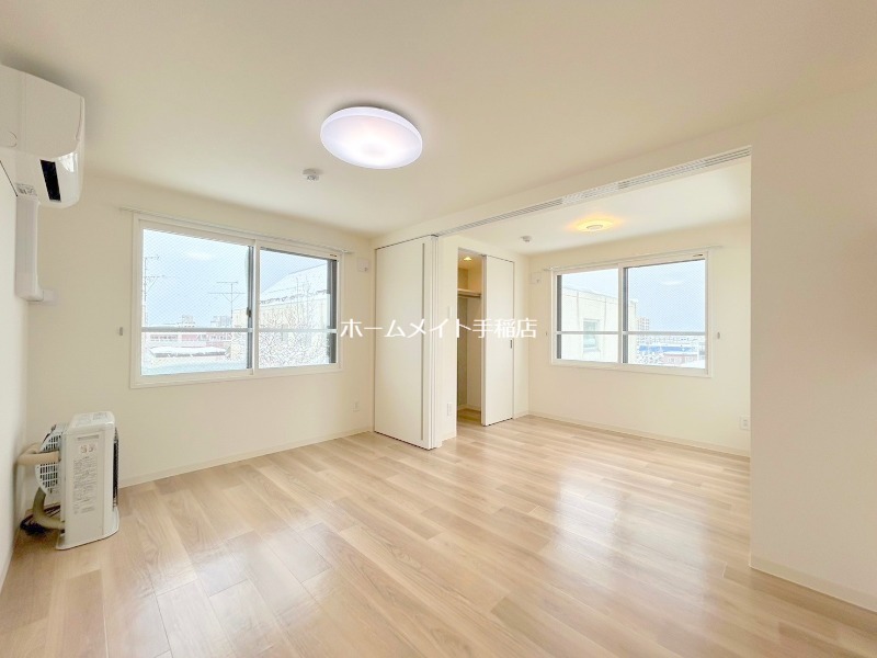 居室・リビング　明るく広々リビングスペース♪