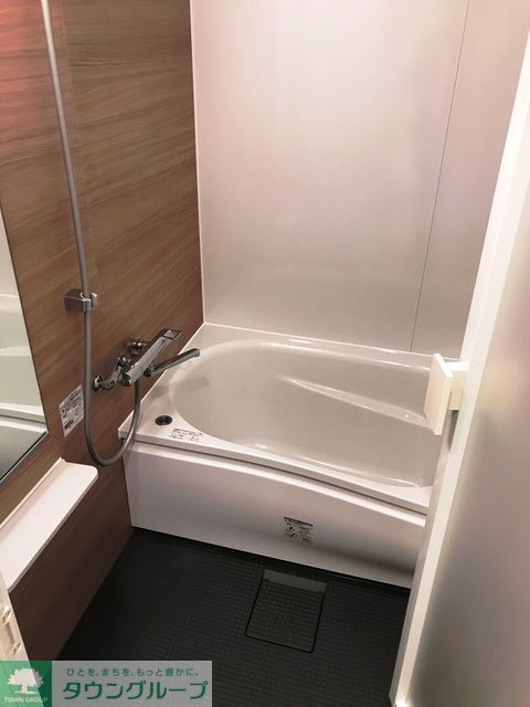 バス・シャワールーム　※写真は同タイプ住戸です。