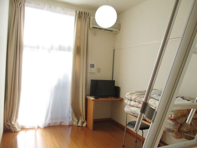 その他部屋・スペース　★日当たりの良好なフローリングの居室です★