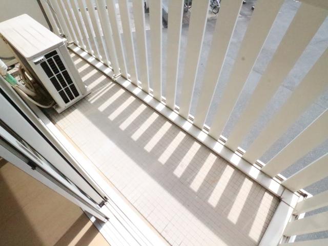 バルコニー　陽当たり良好なバルコニーです