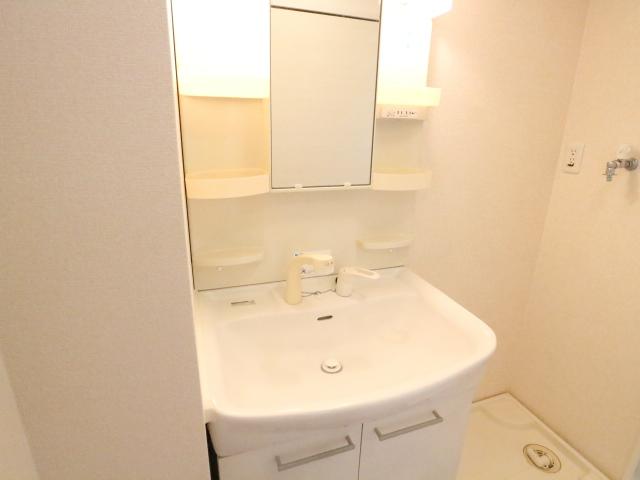 洗面設備　使いやすい洗面所です