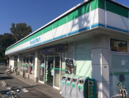 コンビニ　ファミリーマートさいたま白幡店（コンビニ）まで400m
