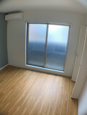 居室・リビング　エアコン付きで快適に過ごせます♪