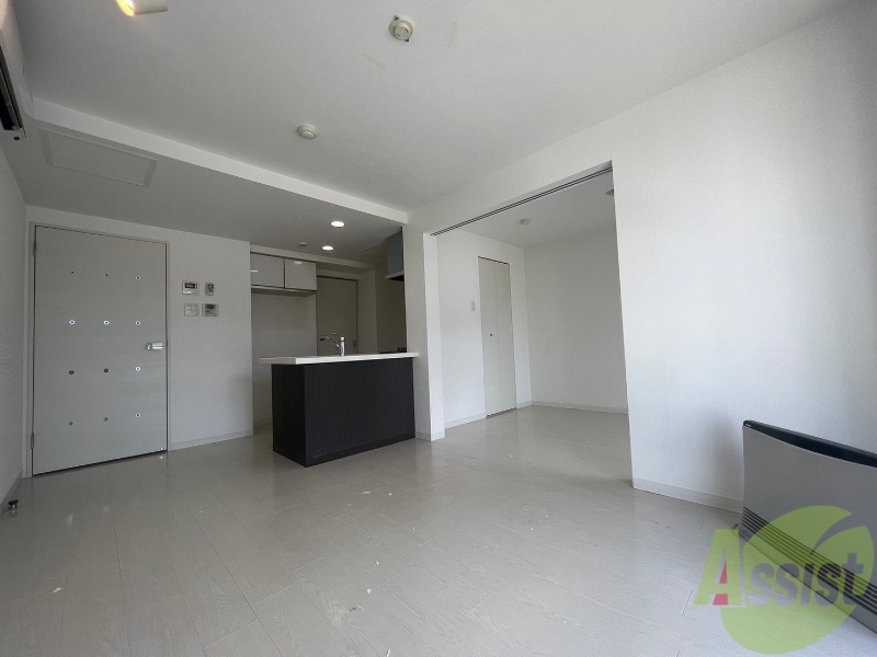 居室・リビング　広くてキレイなお部屋が広がっていて、充実した生活が送れそう。