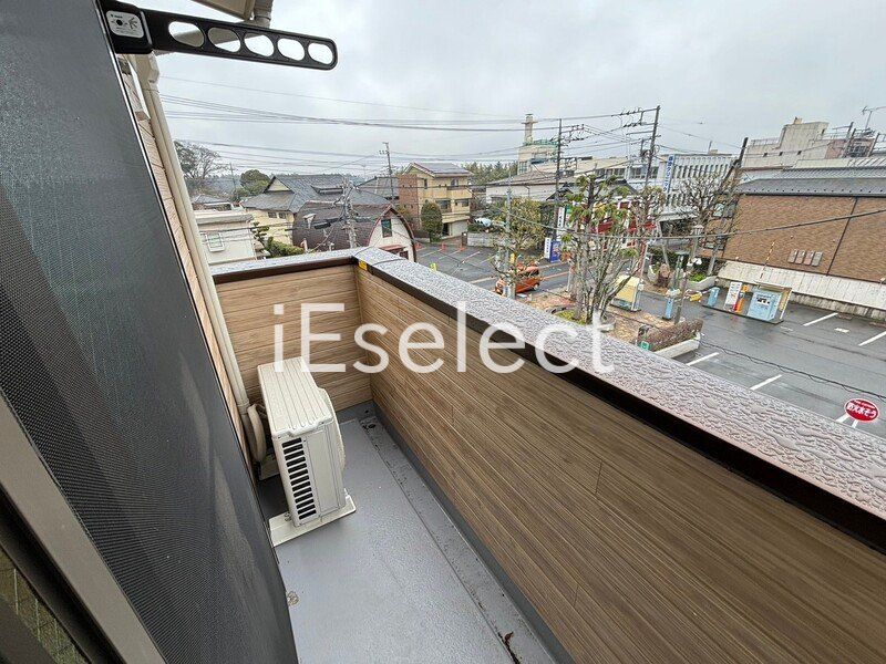 バルコニー　明るいバルコニー