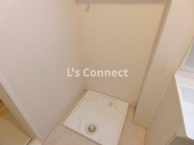 その他設備　室内洗濯機置き場には排水パン付き。
