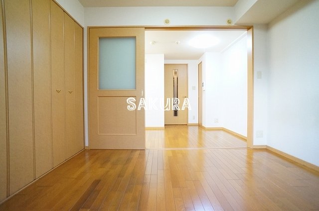 居室・リビング　使いやすい形の為、レイアウトを楽しめます♪