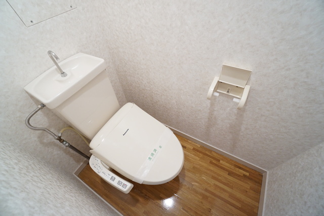 トイレ　他のお部屋の参考写真です。準備中。。