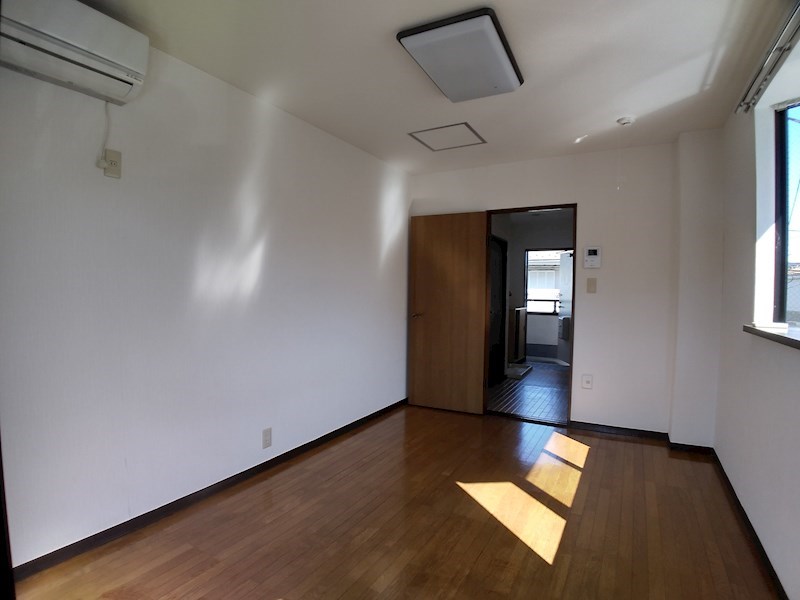 居室・リビング　※他号室の参考写真となります。