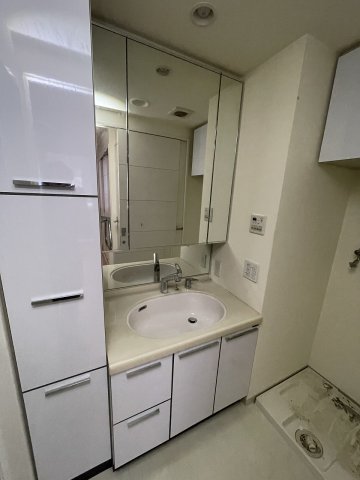 洗面設備　コンパクトで使いやすい洗面所