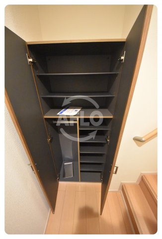 収納　プレジール関目　シューズボックス