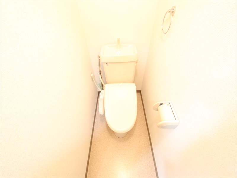 トイレ　温水洗浄便座付き