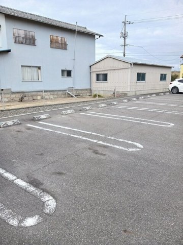 駐車場　駐車場に車を止められます