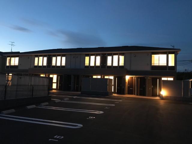 建物外観　外観写真（夜）