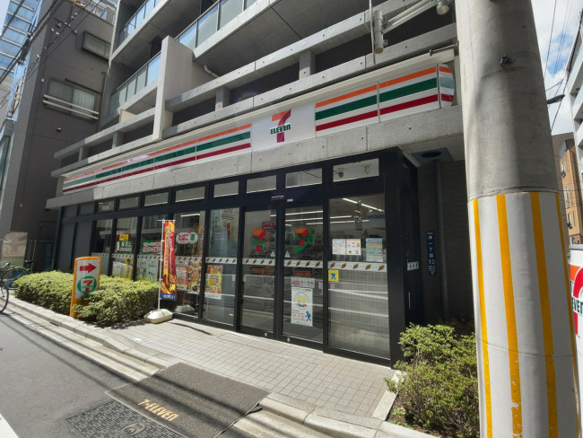 コンビニ　セブンイレブン中央区湊1丁目店（コンビニ）まで123m