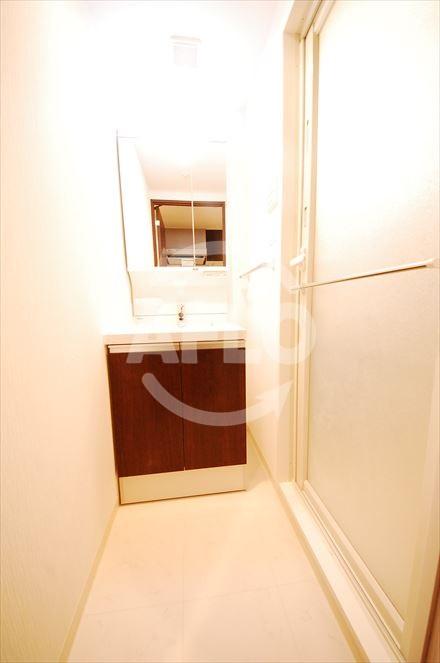 洗面設備　リッツ難波南II　独立洗面台