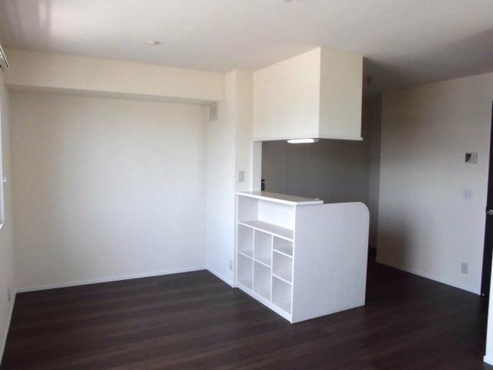 居室・リビング　※写真は反転タイプのお部屋です