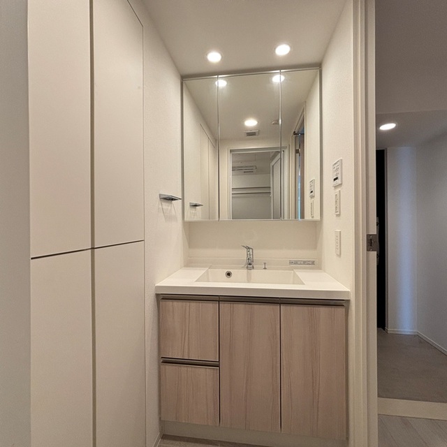 洗面設備　※写真は同タイプ住戸です。