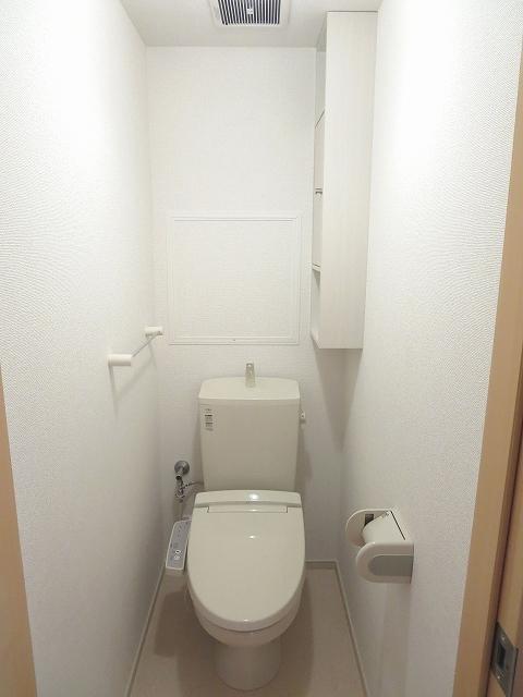 収納　温水洗浄便座