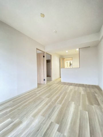 居室・リビング　南向きで日当たり良好なリビングです。