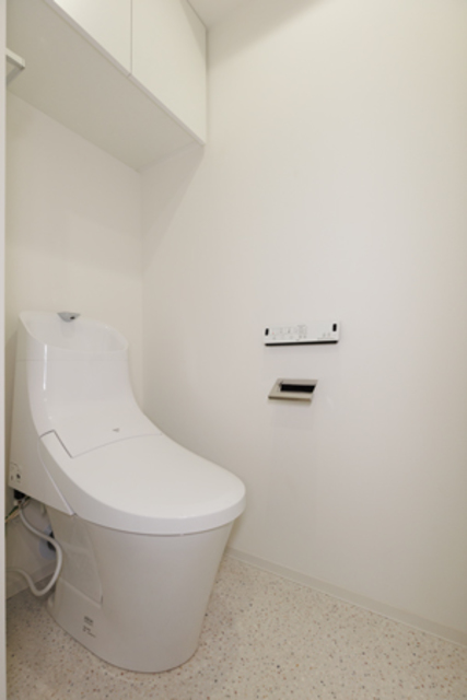 トイレ　※写真は同タイプ住戸です。