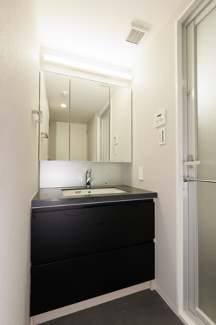 洗面設備　※写真は同タイプ住戸です。