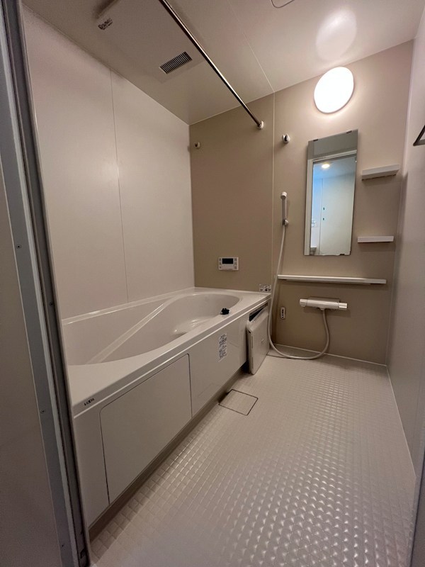 バス・シャワールーム　同仕様写真(反転タイプ)