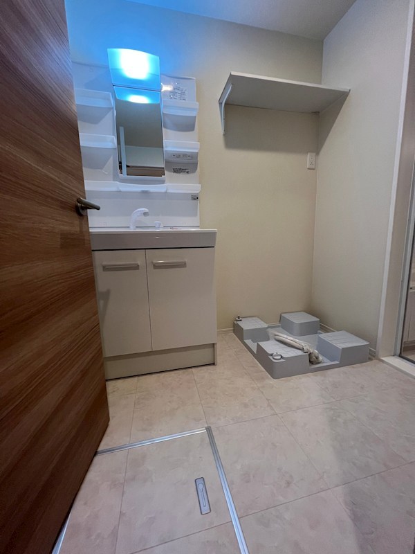 洗面設備　同仕様写真(反転タイプ)