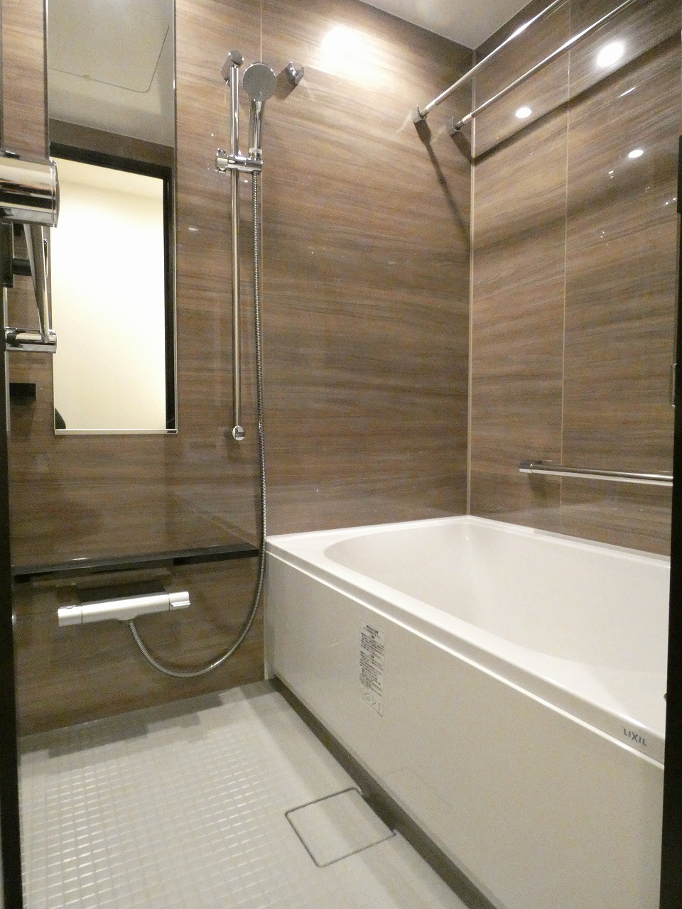 バス・シャワールーム　バス