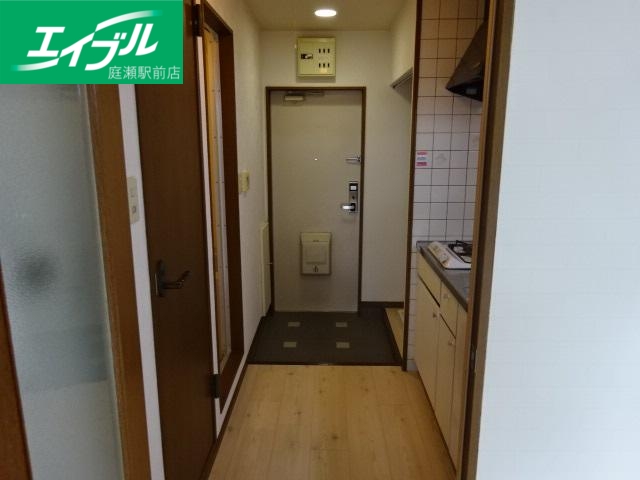 玄関　キッチン