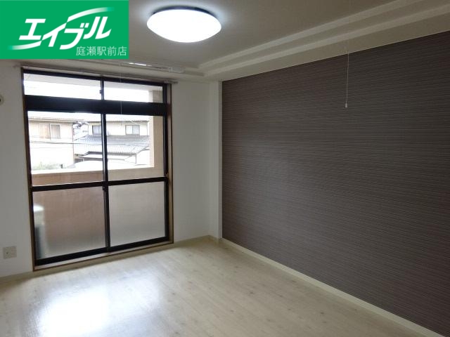 居室・リビング　室内