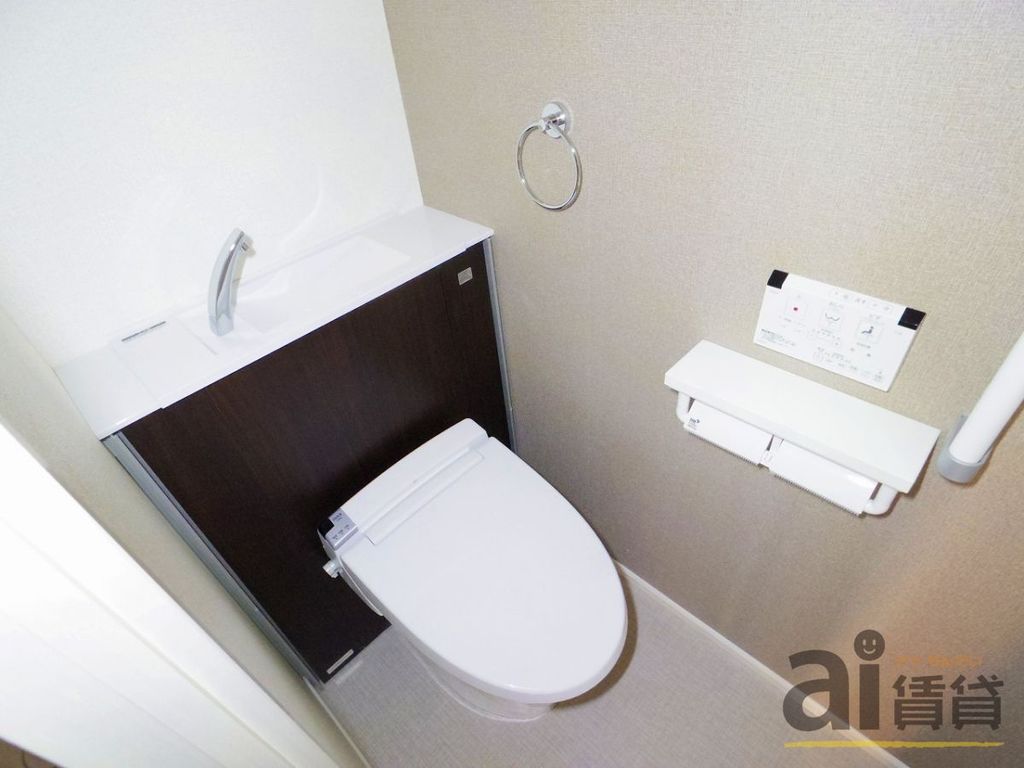 トイレ　※同仕様写真