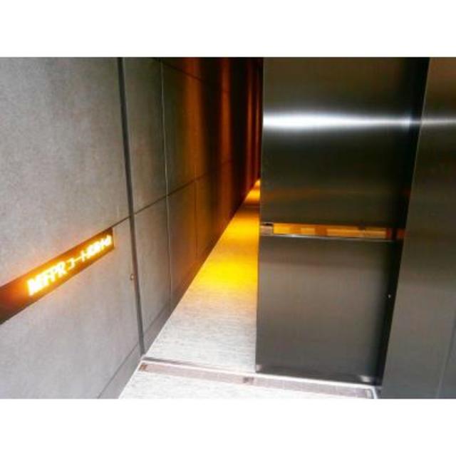 エントランス　ゆとりのあるエントランスです