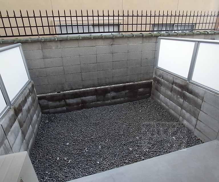 バルコニー　庭部分