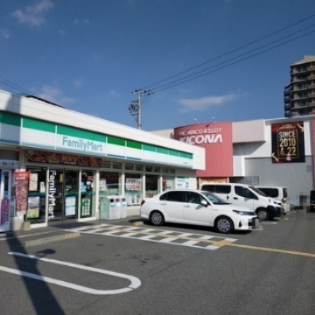 コンビニ　ファミリーマート JR尼崎駅西店（コンビニ）まで452m