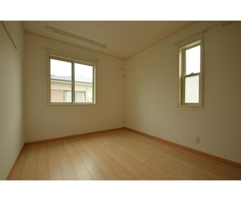 その他部屋・スペース　2面採光の洋室♪