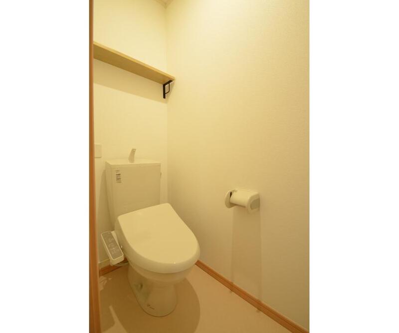 トイレ　温水洗浄便座付き♪