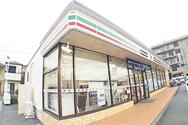 コンビニ　セブンイレブン 横浜六浦1丁目店（コンビニ）まで619m