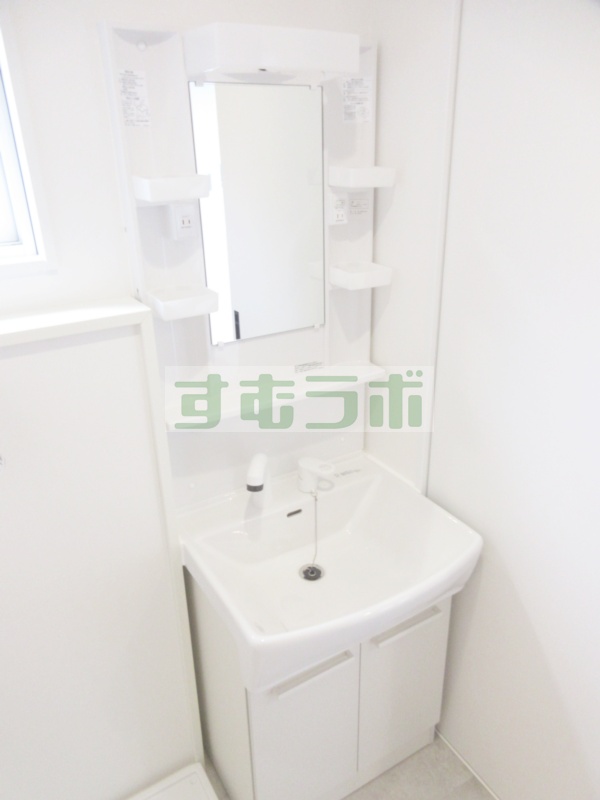 洗面設備　独立洗面台で朝支度も完璧！