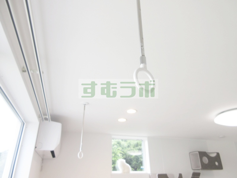 バルコニー　室内物干可能です！