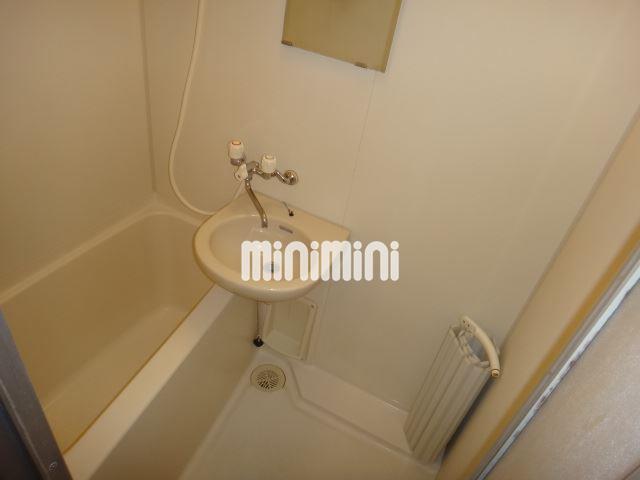 バス・シャワールーム　清潔感のあるバス