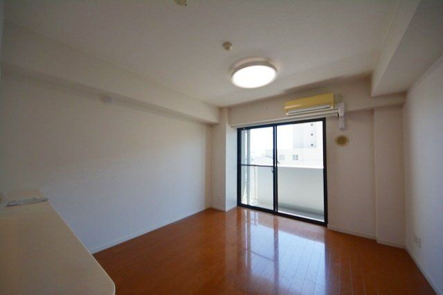 居室・リビング　別号室参考写真