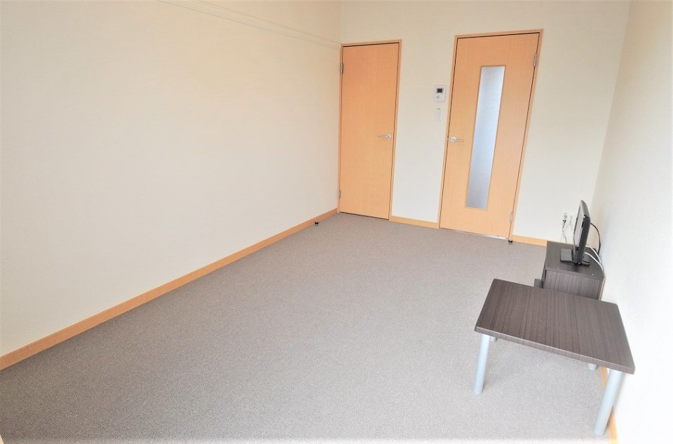 居室・リビング　家具家電はついておりません。