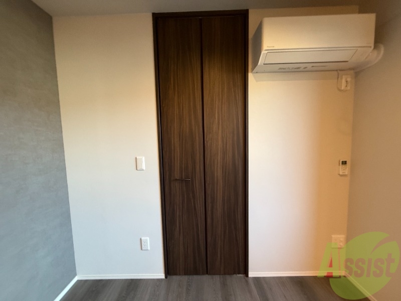 収納　クローゼットは洋室にございます。中はどんな感じでしょう。