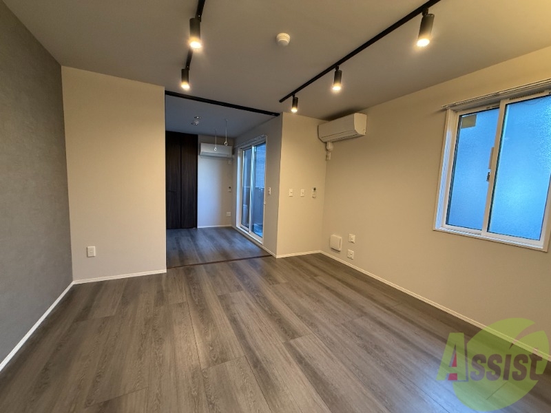 居室・リビング　１２．２帖のリビングルームです。オシャレですね。