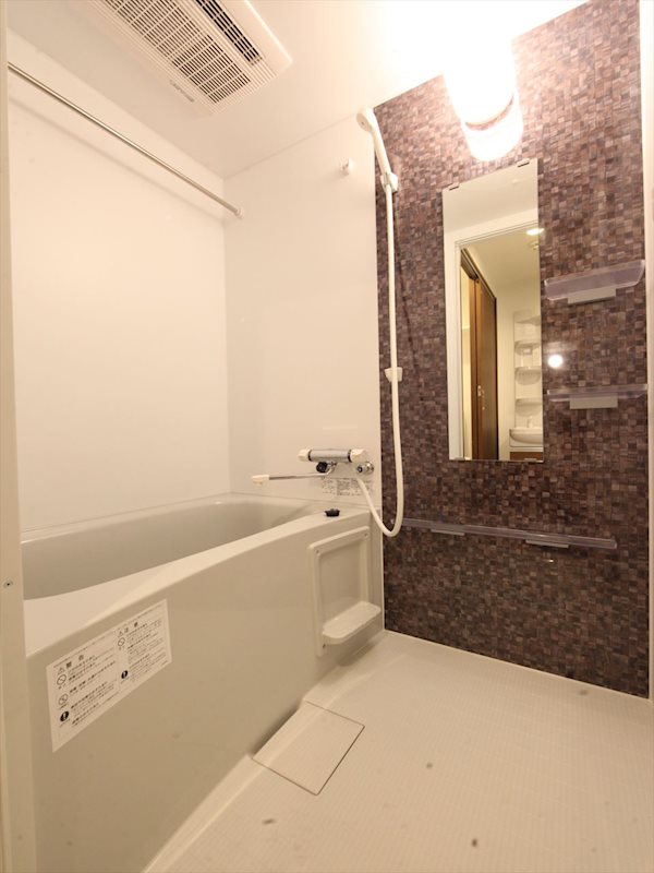 バス・シャワールーム　浴室暖房乾燥機能付バス