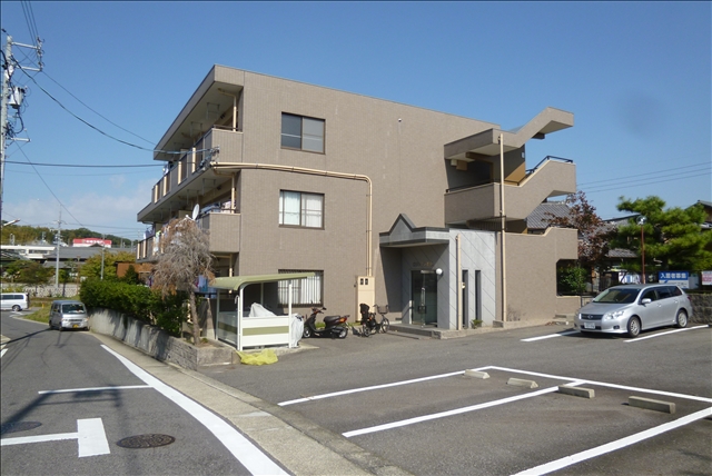 建物外観　住環境の良いマンションタイプです☆