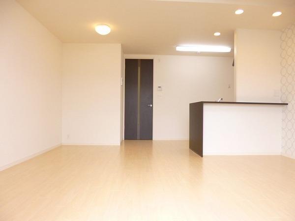 居室・リビング　広いリビングで使いやすい！